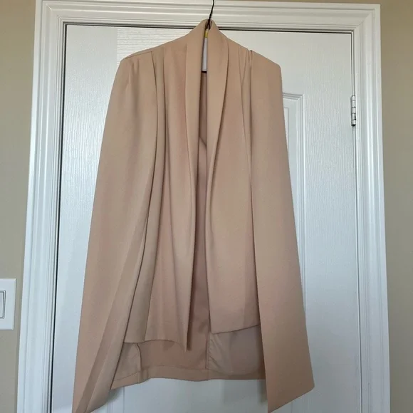 Jacket/Cape - Picture 2 of 3